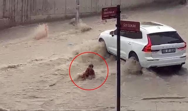 Sele kapılan 2 çocuk sürüklenerek aracın altına girdi!