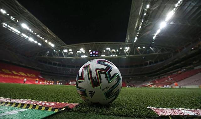 UEFA'dan EURO 2024 için yeni kural: 'Sadece takım kaptanları hakemle konuşacak'