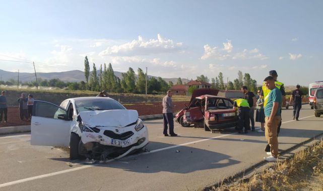 Afyonkarahisar'da kaza: 1 kişi hayatını kaybetti, 7 kişi yaralandı