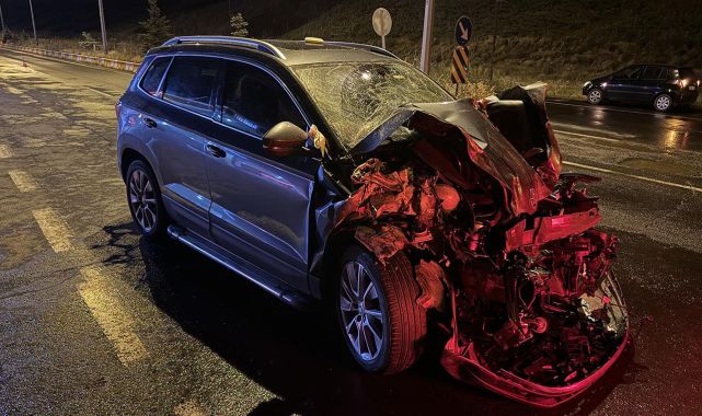 Ağrı'da otomobil ile traktör çarpıştı: 7 yaralı