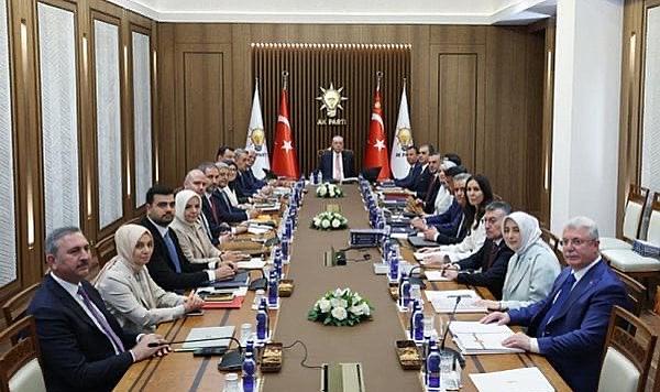AK Parti'de 7 il başkanı değişti