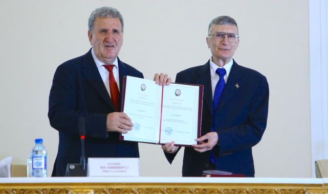 Azerbaycan Milli İlimler Akademisi, Aziz Sancar'a onursal üyelik belgesi takdim etti