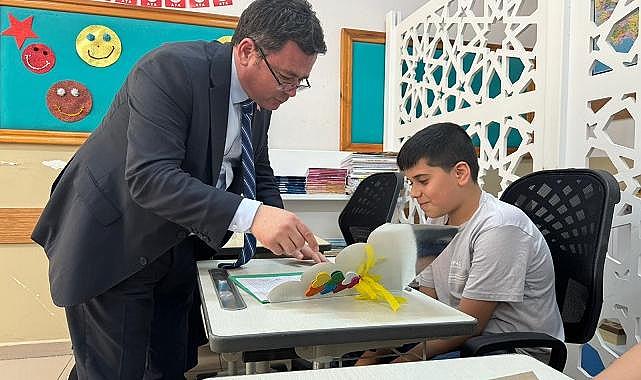 Başkan Aydın, öğrencilerin karne heyecanına ortak oldu
