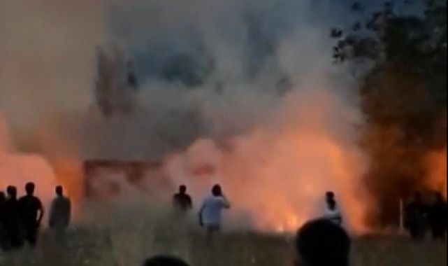 Düğünde atılan havai fişek, araziye düşerek yangına neden oldu