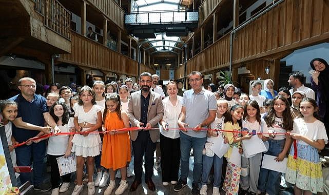 İnegöl'de küçük sanatçıların eserleri Kent Müzesinde sergileniyor