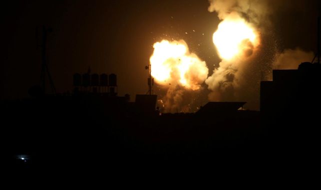 İsrail'in gece boyu Gazze'ye düzenlediği saldırılarda çok sayıda kişi öldü