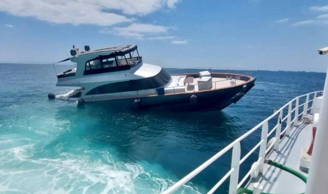 İstanbul Ahırkapı açıklarında tekne battı: 8 kişi kurtarıldı