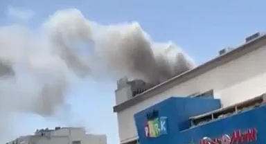 İzmir'de AVM'de yangın: Tahliye edildi