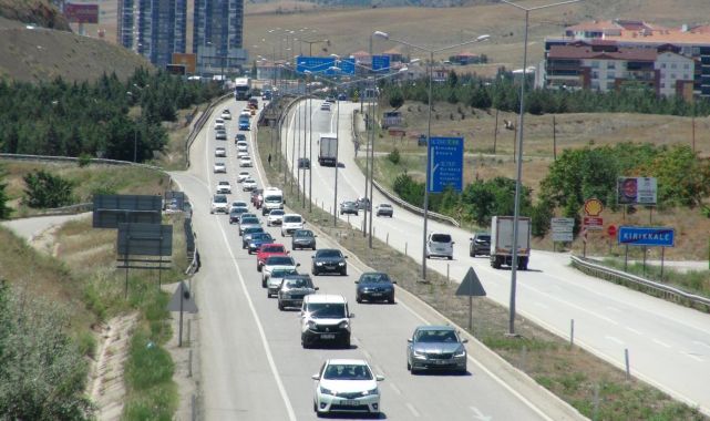 'Kilit kavşak' Kırıkkale'den bayram tatilinde 1 milyon 757 bin araç geçti