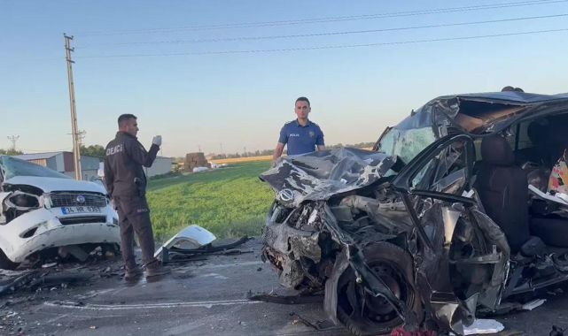 Konya'da iki otomobil çarpıştı, 4 kişi öldü, 2 bebek yaralandı
