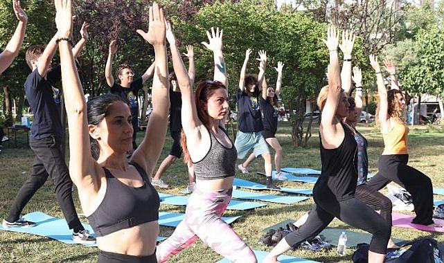 Nilüfer'de Yoga Günü'nü birlikte kutladılar