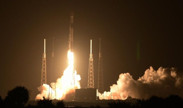 TÜRKSAT 6A'nın uzaya fırlatılması için geri sayım