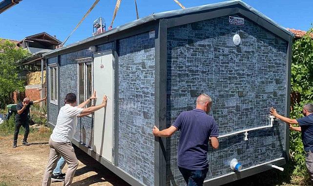 Yenişehir’de evi yanan vatandaşın yaraları sarılıyor