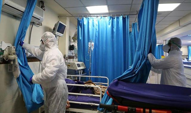 Yunanistan'da COVID nedeniyle hastaneye yatanların sayısı arttı