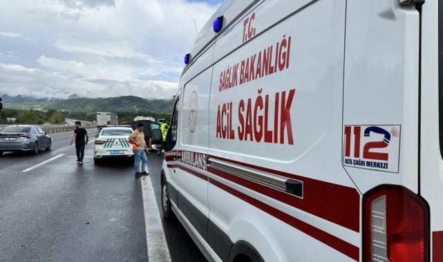 Anadolu Otoyolu'nda ticari araç ile minibüs çarpıştı: 3 ölü