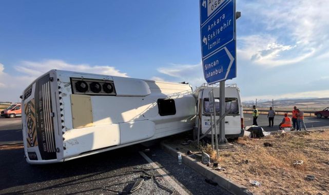 Ankara'da işçileri taşıyan otobüs ile minibüs çarpıştı: 1 ölü, 16 yaralı