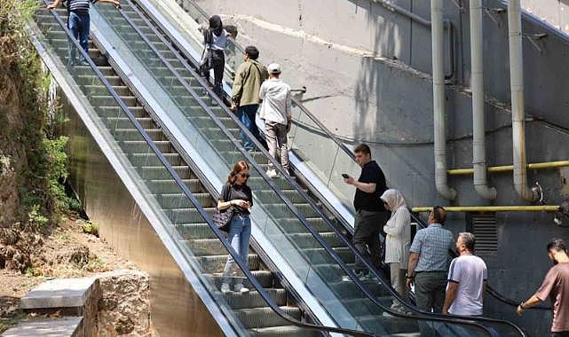 Bursa'da bozulan yürüyen merdivenler onarıldı