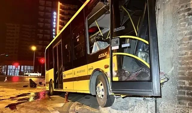 Bursa'da Kontrolden çıkan belediye otobüsü, tamirci dükkanına girdi