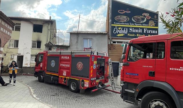 Bursa'da üç katlı binadaki yangın hasara neden oldu
