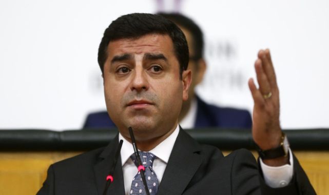 Demirtaş'a 2 yıl 6 ay hapis cezası