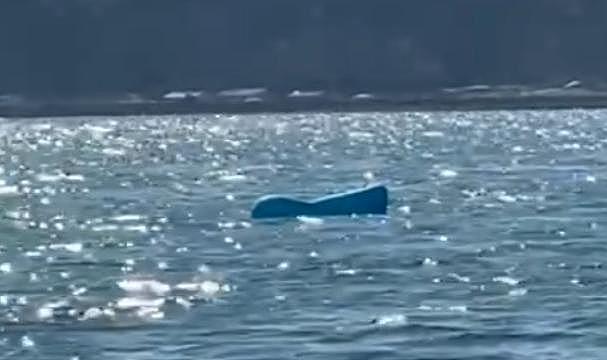Deniz yatağında uyuyakalan tatilci 2 mil açıkta bulundu