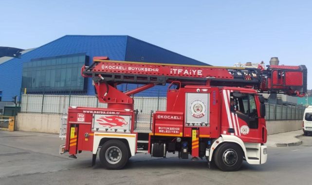 Kocaeli'de alüminyum fabrikasında çıkan yangın söndürüldü