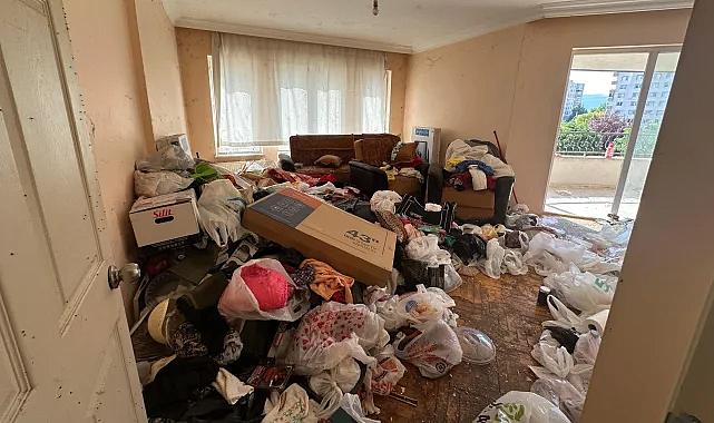 Nilüfer'de bu evden tonlarca çöp çıktı