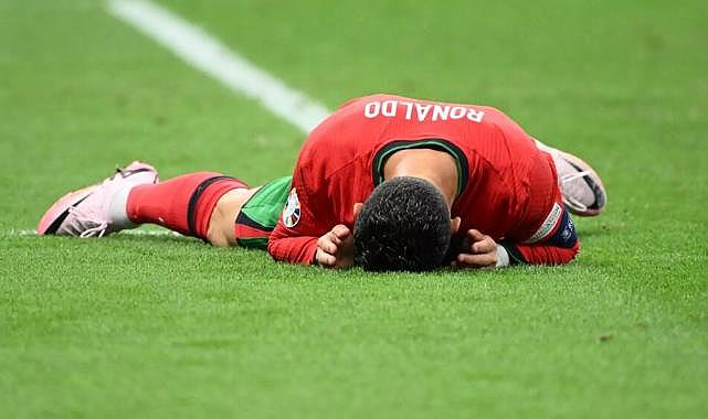 Penaltı kaçıran Ronaldo gözyaşlarına engel olamadı