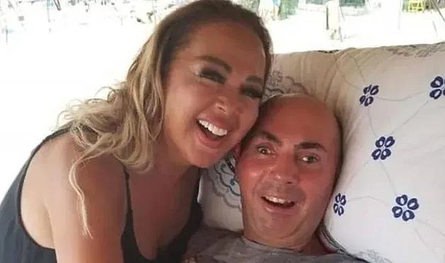Safiye Soyman'ın MS hastalığıyla mücadele eden oğlu Harun Akaröz hayatını kaybetti