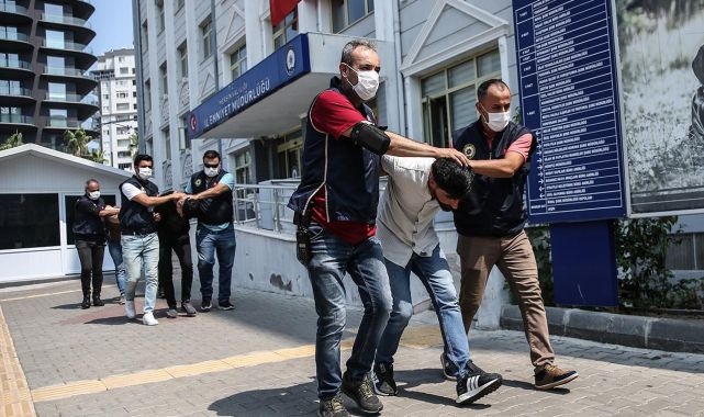Terör örgütü elebaşı lehine slogan atan 10 şüpheli tutuklandı