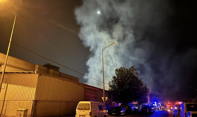 Adana'da Mobilyacılar Sitesi'nde yangın: 6 iş yeri küle döndü