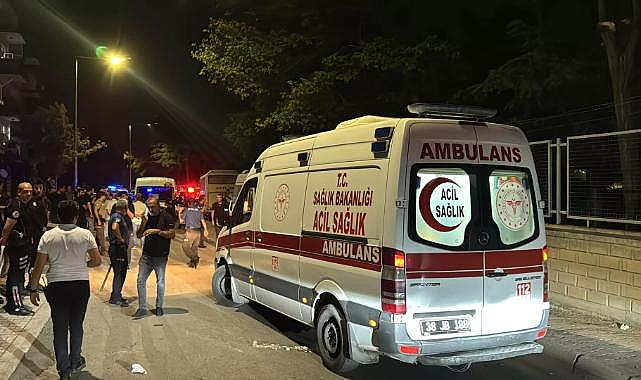 Akrabalar arasında bıçaklı ve yumruklu kavga: Yaralılar çeşitli hastanelere kaldırıldı