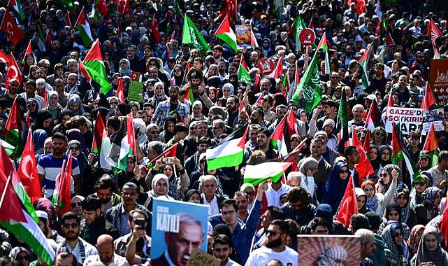 Ayasofya Meydanı'nda Filistin'e destek mitingi