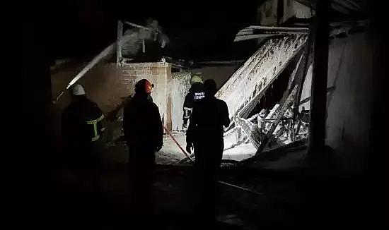 Bursa’da yangına müdahale eden itfaiyecilere mahalleli saldırdı, jandarma uyarı ateşi açtı