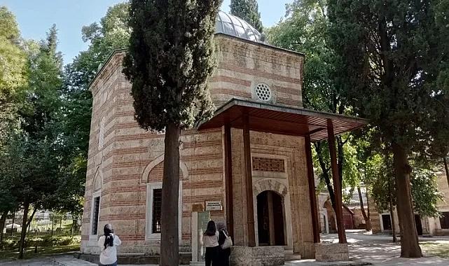 Bursa'da Şehzade Mustafa Türbesi yoğun ilgi görüyor
