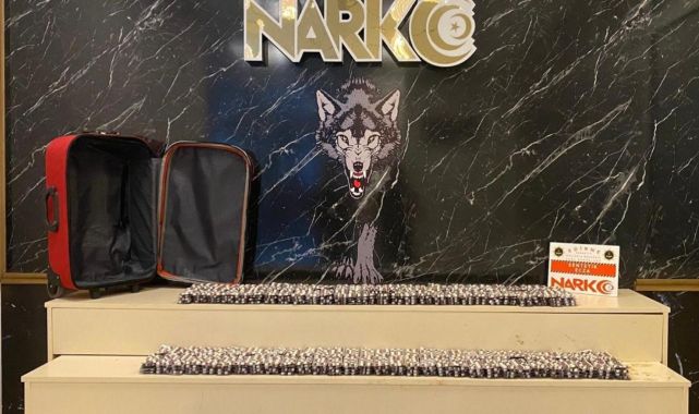 Edirne'de 9 bin 828 sentetik ecza hapı ele geçirildi