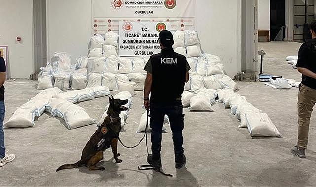 İran'dan Türkiye'ye giriş yapan tırda 2.2 ton metamfetamin ele geçirildi