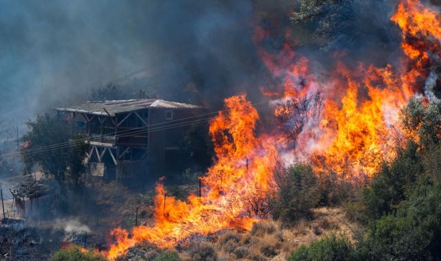 İzmir'de 43 bina, 45 bağımsız bölüm yangından etkilendi