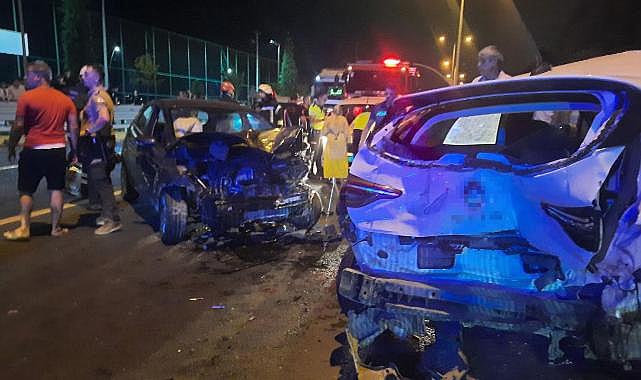 Kocaeli'de zincirleme kaza: 4 araç birbirine girdi