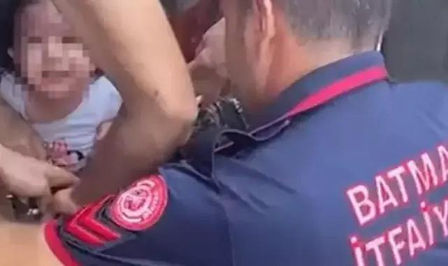 Oyun oynayan çocuk düdüklü tencereye sıkıştı