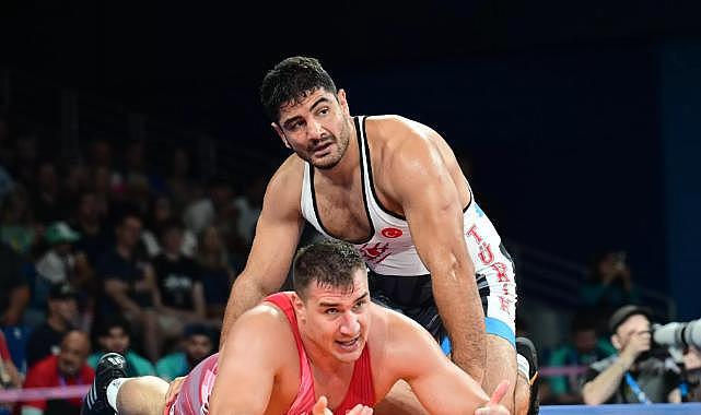Taha Akgül yarı finale yükseldi