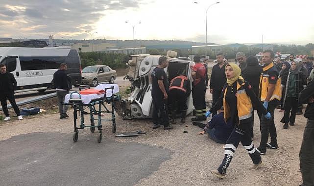 Bursa'da işçi servisi minibüsü devrildi! 13 yaralı