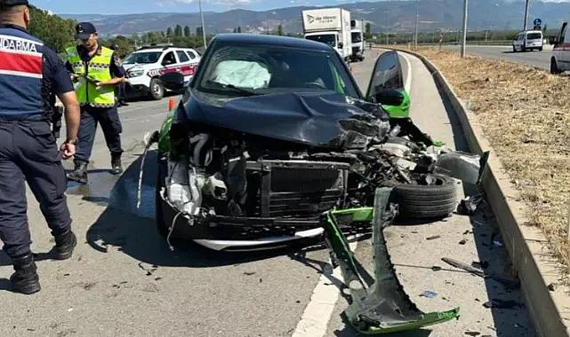 Bursa'da TIR ile otomobil çarpıştı: 4 yaralı