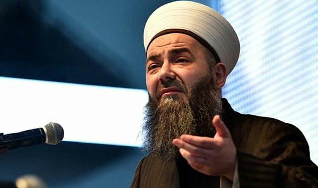 ‘Cübbeli Ahmet’ saldırıya uğradı