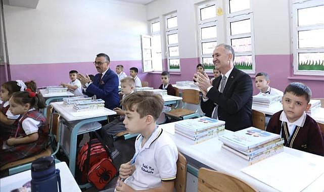 İnegöl'de İlk Ders Zilini Protokol Çaldı