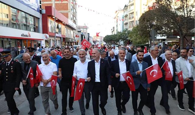 İnegöl'de kurtuluş coşkusu sokaklara taştı