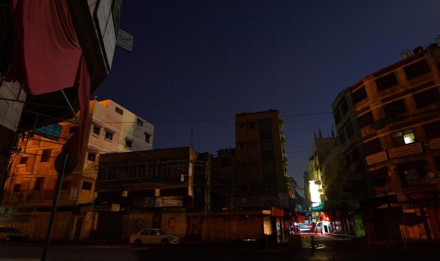 Katil İsrail'in saldırıları nedeniyle Gazze'nin orta ve güneyinde internet kesildi