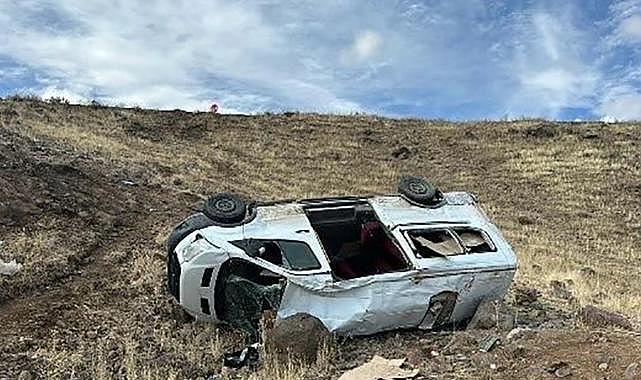 Muş’ta düğüne gideleri taşıyan minibüs takla attı: 20 yaralı