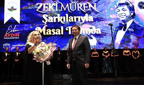 Sanat Güneşi, Osmangazi'de şarkılarıyla anıldı