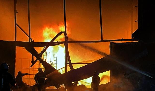 Tekirdağ'da kimyasal maddelerin bulunduğu depoda yangın